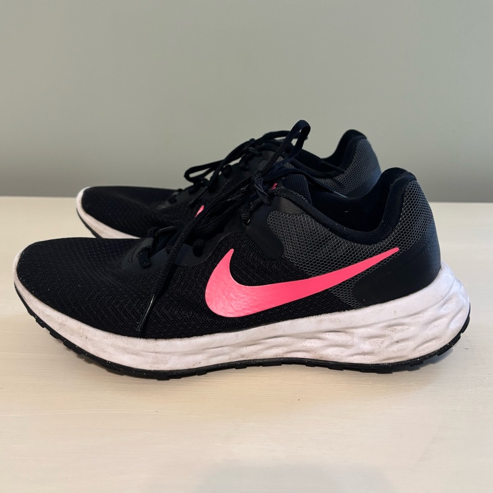 Nike Revolution 6 Next Nature Black Hyper Pink Shoes Running Walking Sports Sz 9